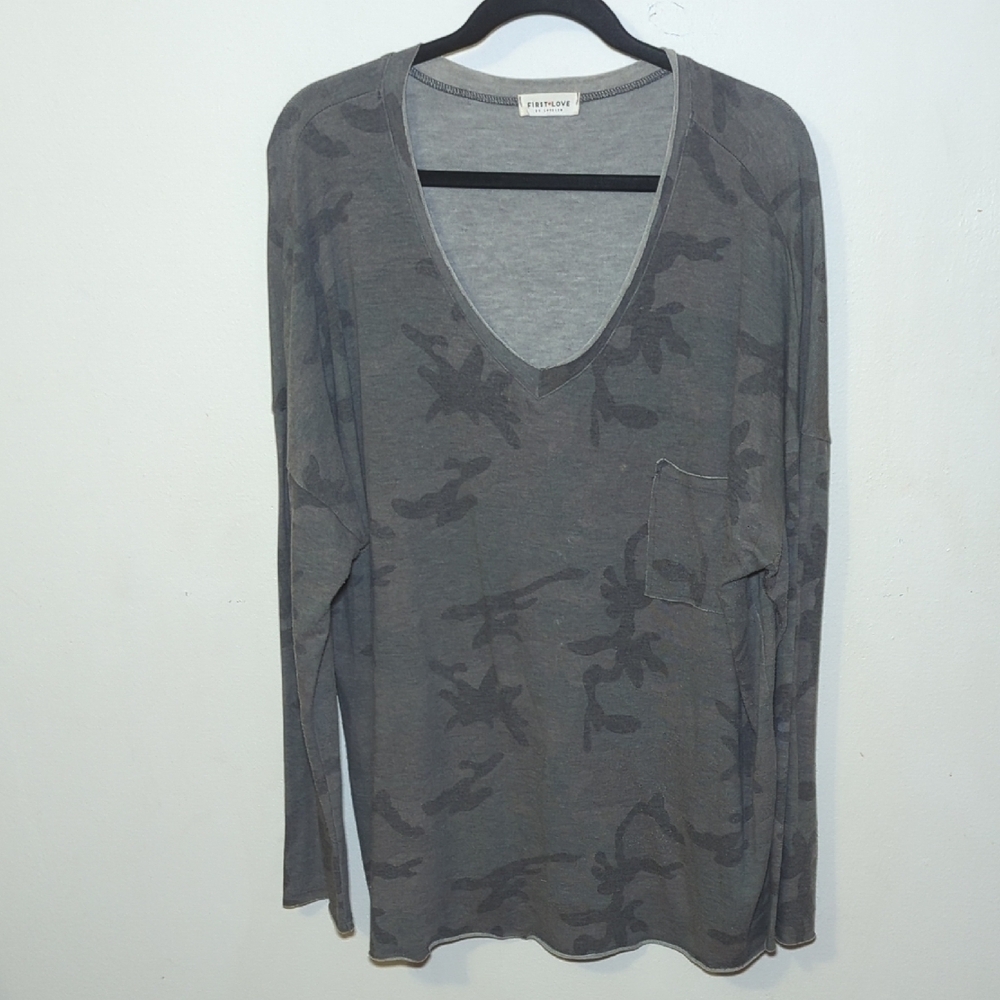 First Love by Lovelyn Charcoal Gray Camo V-Neck Long Sleeve Top Women's Size 3X